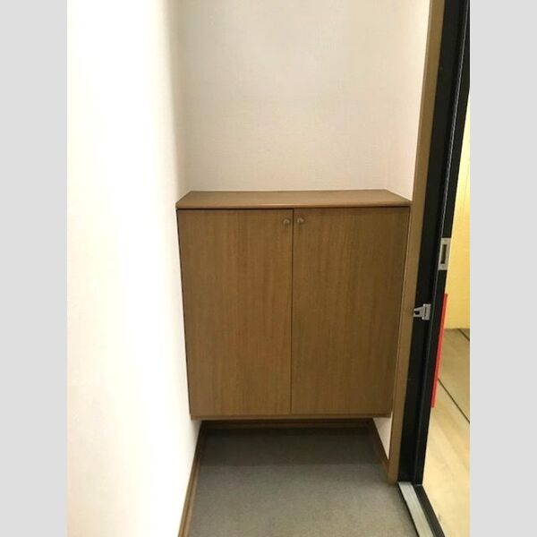 玄関 (下駄箱)