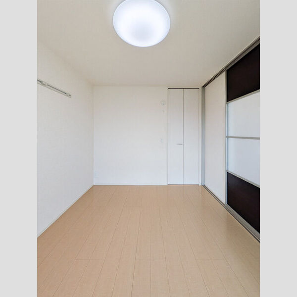 その他 (南側洋室)