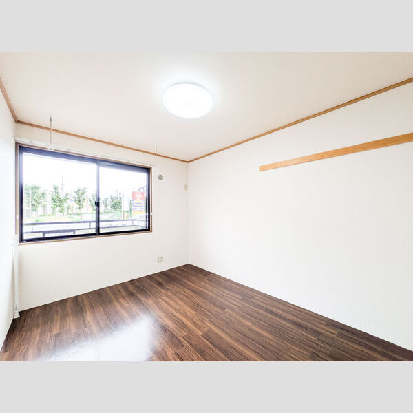 その他 (南側洋室)