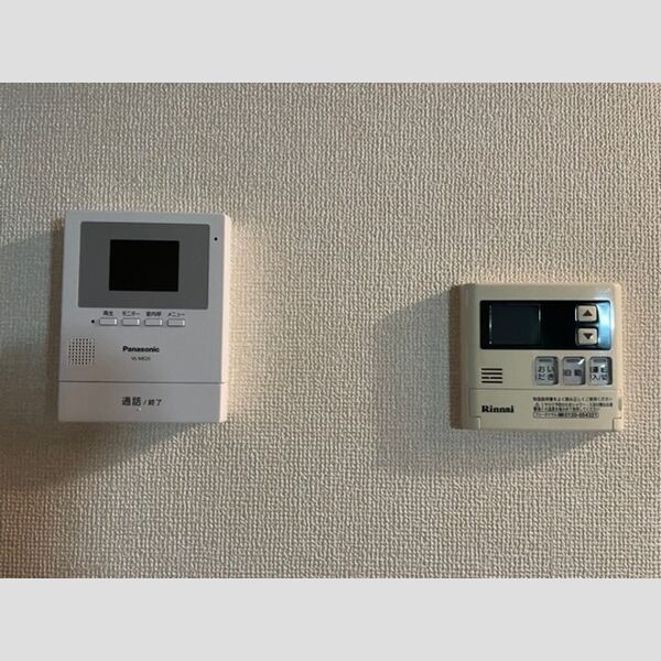 その他設備 (TV付インターホン、追い炊き機能つき給湯器)