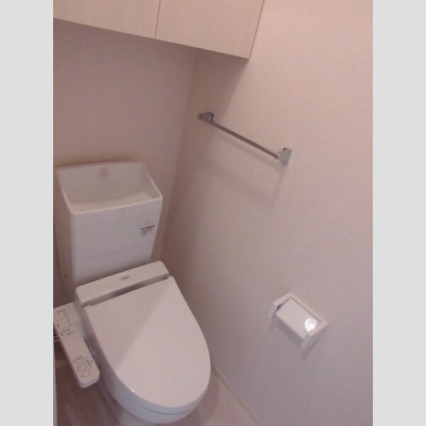 トイレ (トイレ)