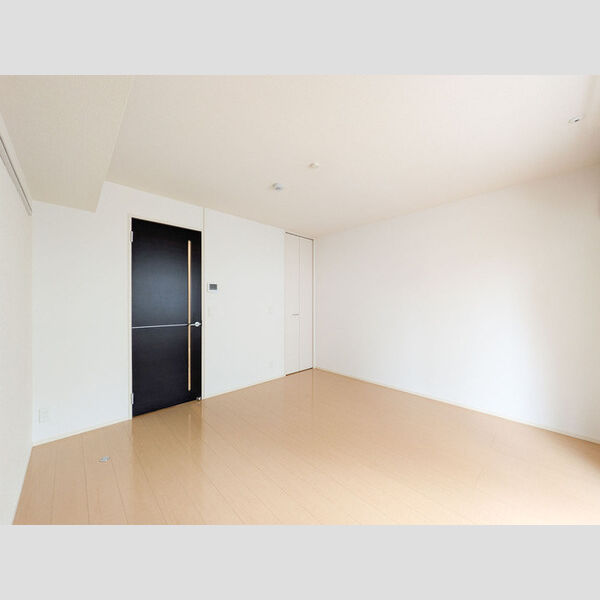 その他 (洋室8帖)