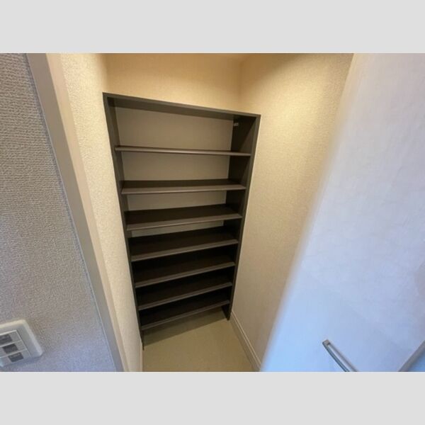 玄関 (シューズクローク)