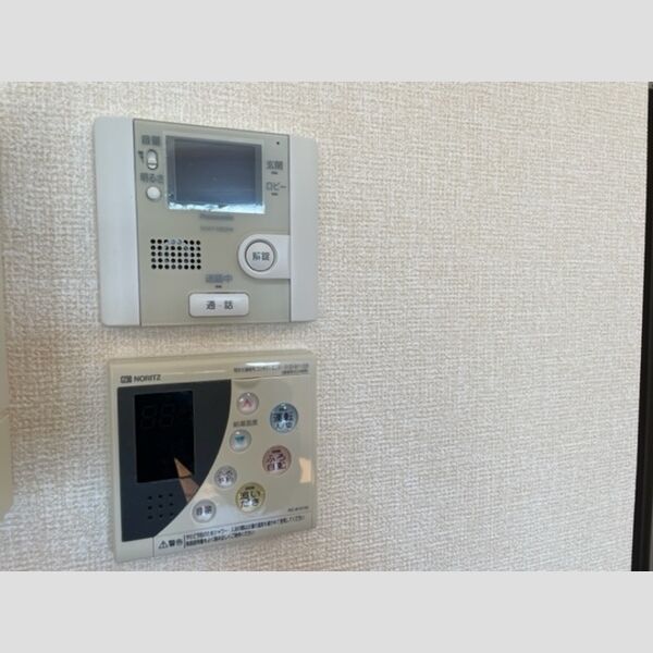 その他設備 (モニタ付きインターホン、追い炊き機能付き)