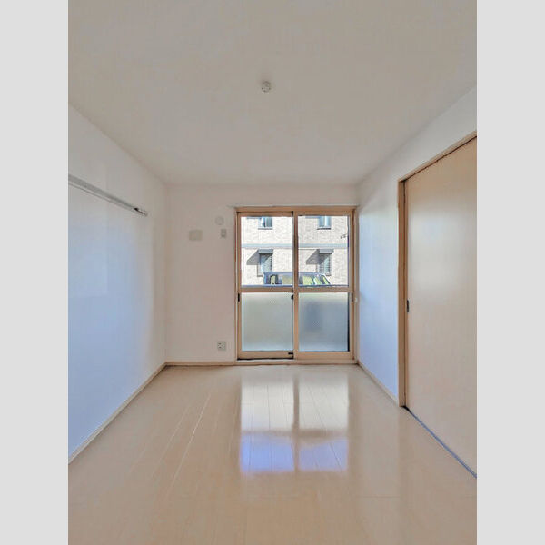 居室・リビング (南側洋室)