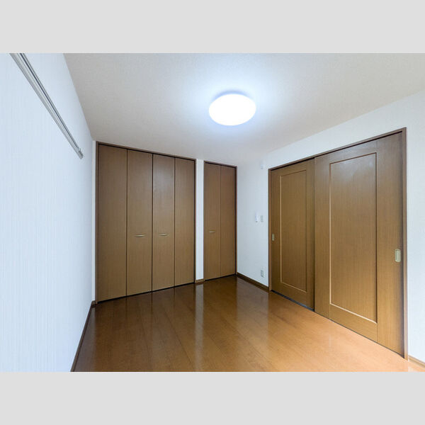 その他 (西側洋室)