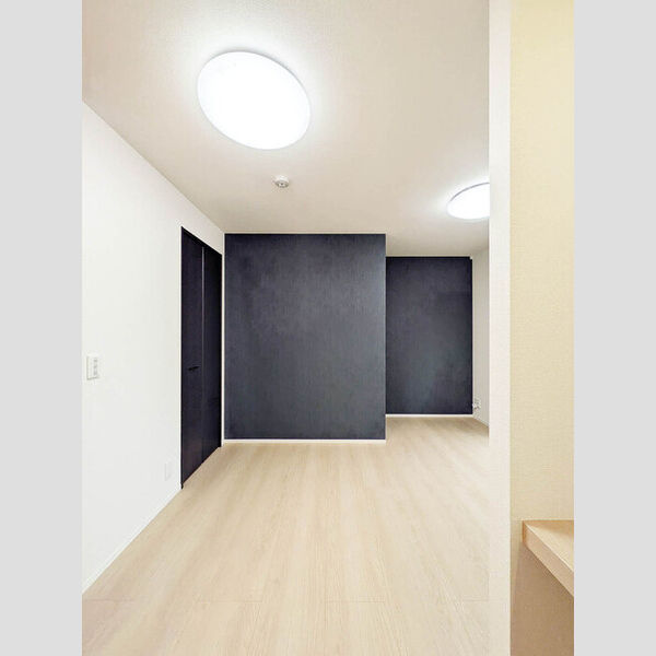 その他 (洋室8帖)