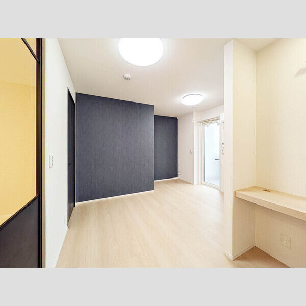 その他 (洋室8帖)