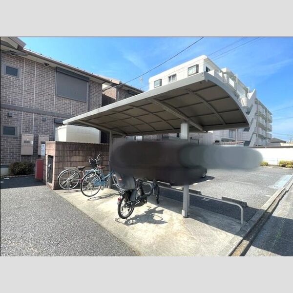 現地周辺 (駐輪場)