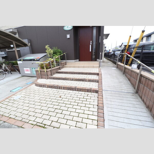 エントランス (アプローチ)