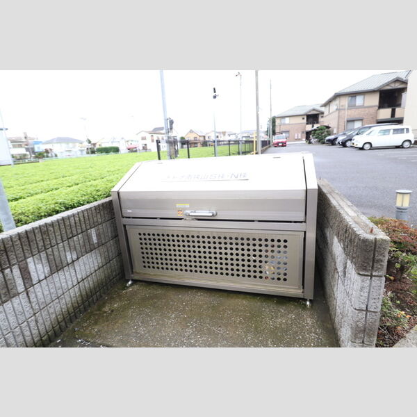 現地周辺 (ゴミBOX)