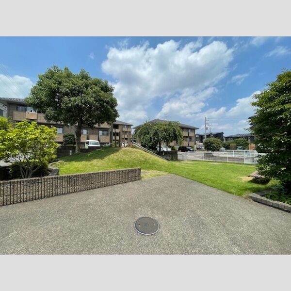 現地周辺 (敷地内公園)