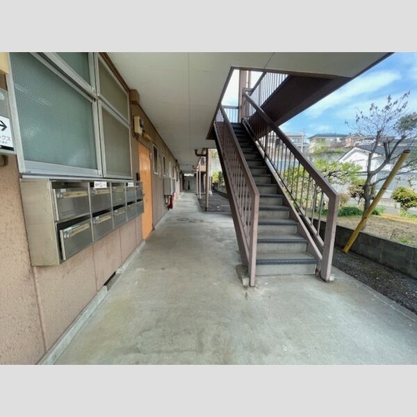 エントランス (エントランス)