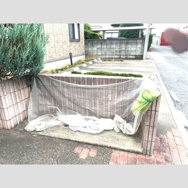 現地周辺 (ゴミ置き場)