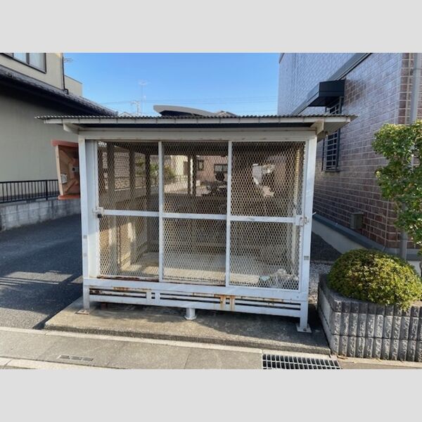 現地周辺 (ゴミ置き場)