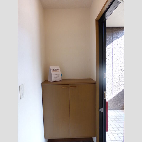 玄関 (シューズボックス)