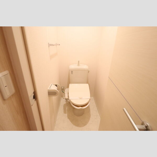 トイレ (温水洗浄暖房便座)