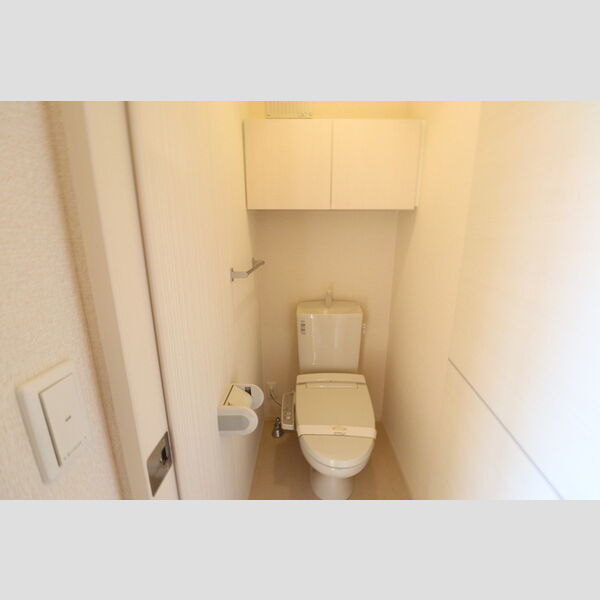 トイレ (温水洗浄暖房便座)