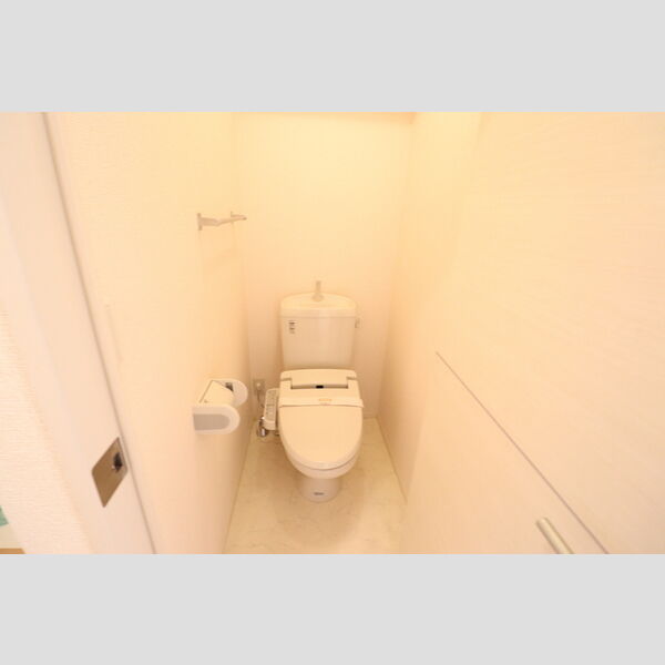 トイレ (温水洗浄暖房便座)