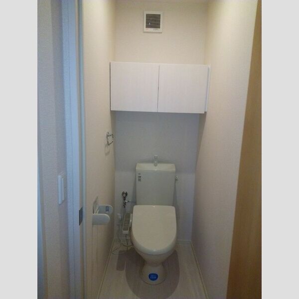 トイレ (温水洗浄暖房便座)