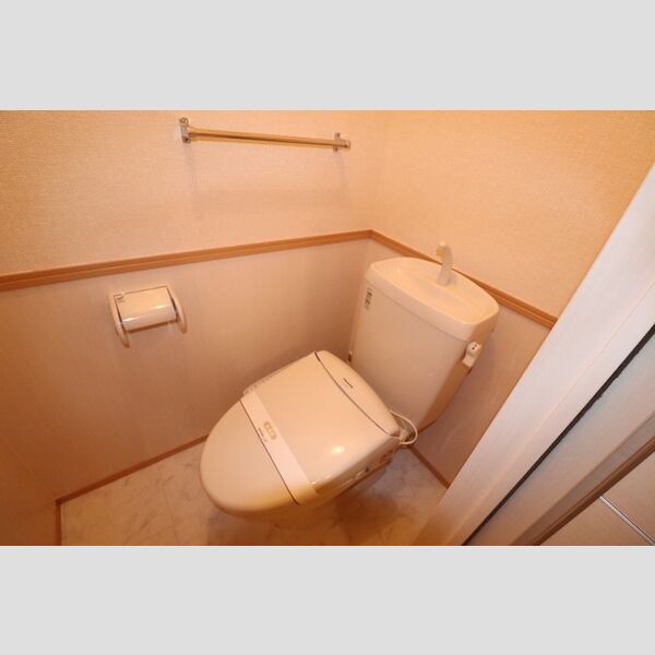 トイレ (温水洗浄暖房便座)