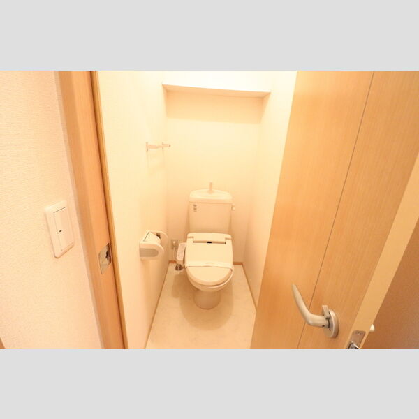 トイレ (温水洗浄暖房便座)