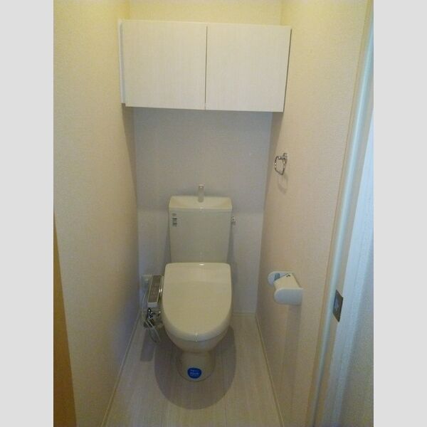 トイレ (温水洗浄暖房便座)