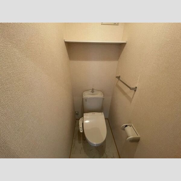 トイレ (温水洗浄便座付き)