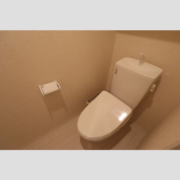 トイレ (温水洗浄暖房便座)