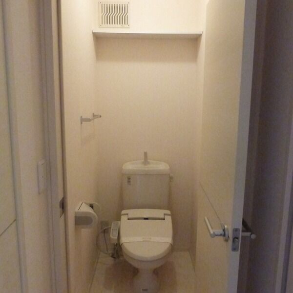 トイレ (温水洗浄暖房便座)