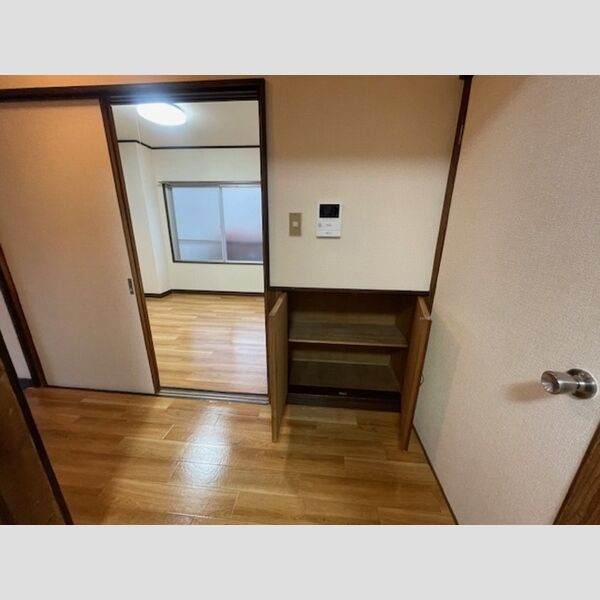 その他 (廊下収納)