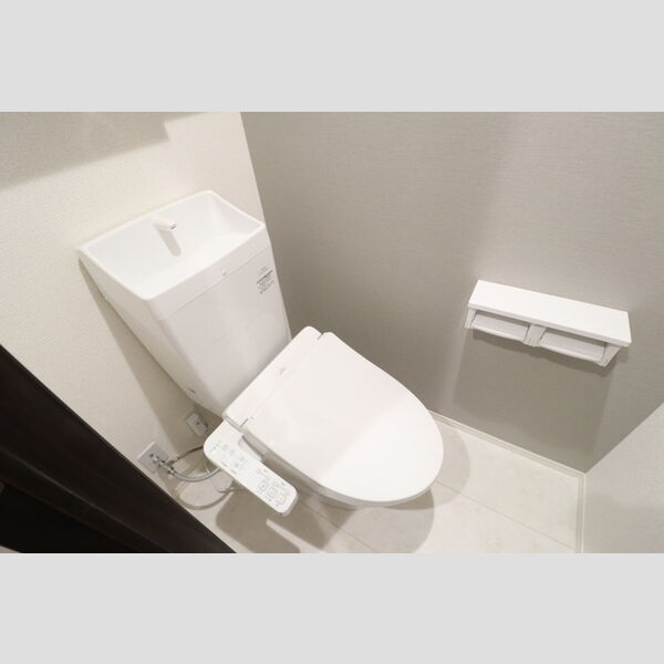 トイレ (温水洗浄暖房便座)