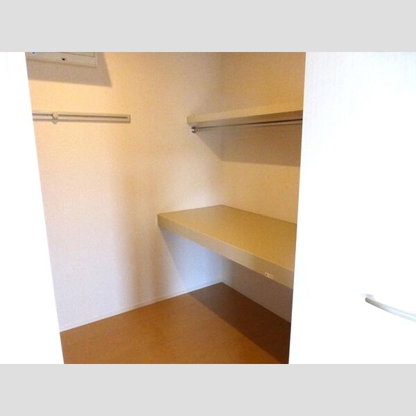 収納 (ウォークインクローゼット)