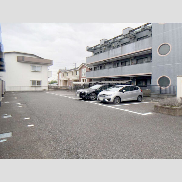 駐車場 (駐車場)