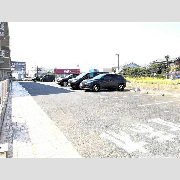 駐車場 (駐車場)