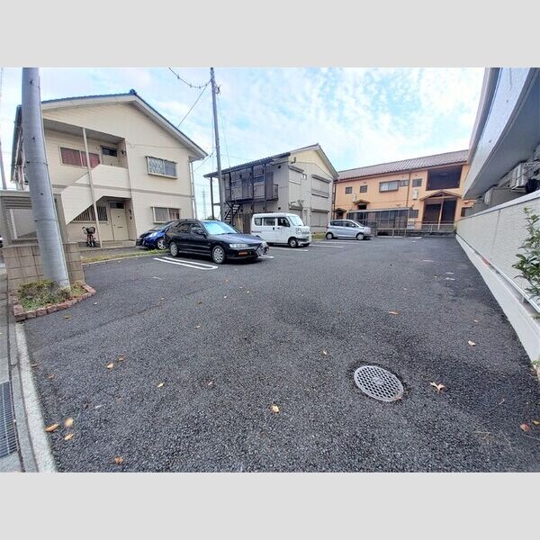 駐車場 (駐車場)