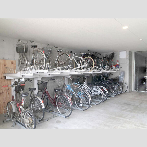 現地周辺 (駐輪場)