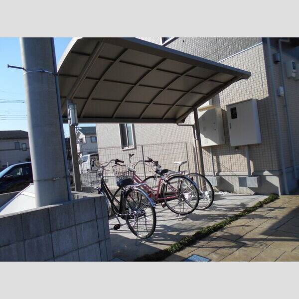 現地周辺 (駐輪場)
