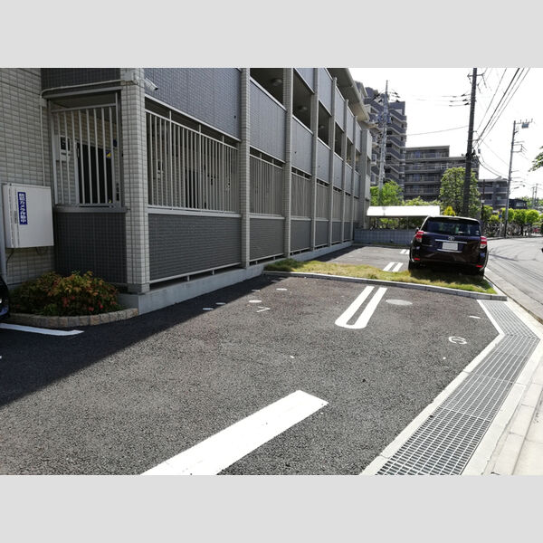 駐車場 (駐車場)