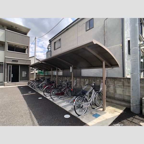 現地周辺 (駐輪場)