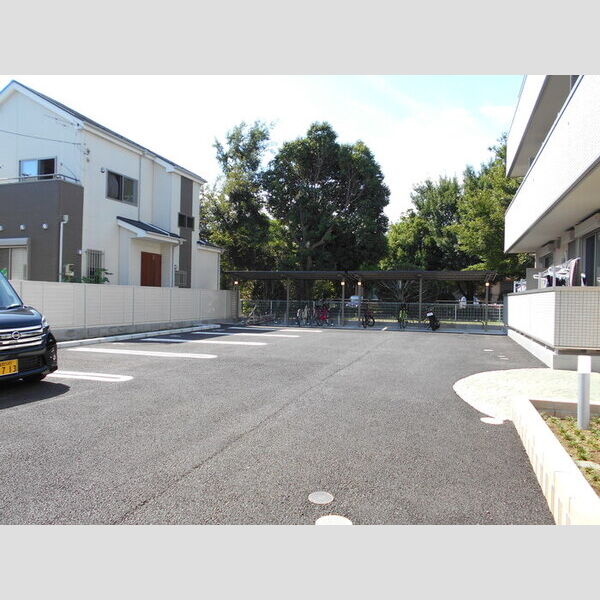 駐車場 (駐車場)