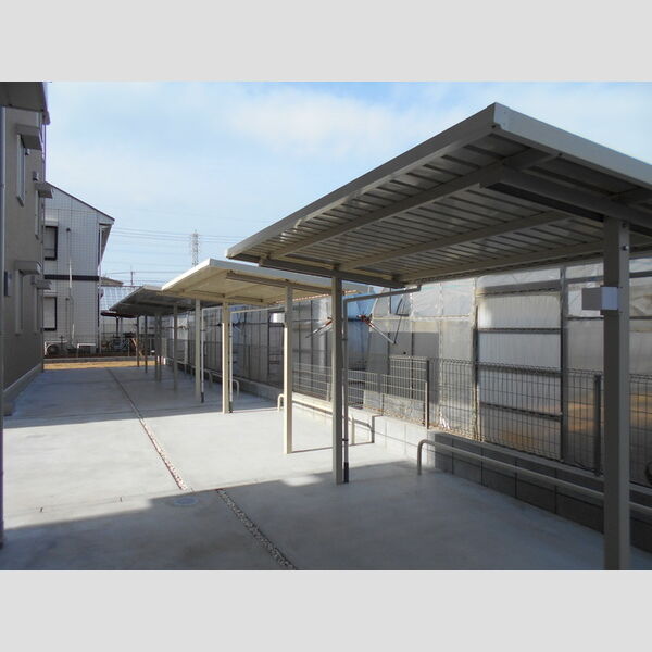 現地周辺 (駐輪場)