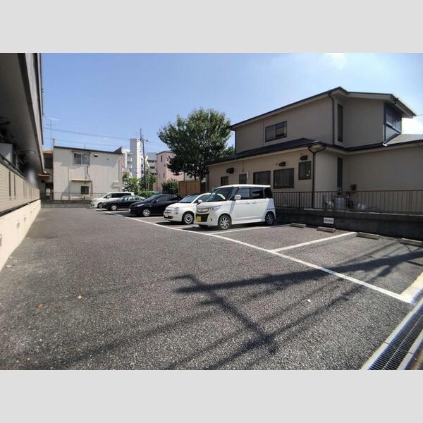 駐車場 (駐車場)