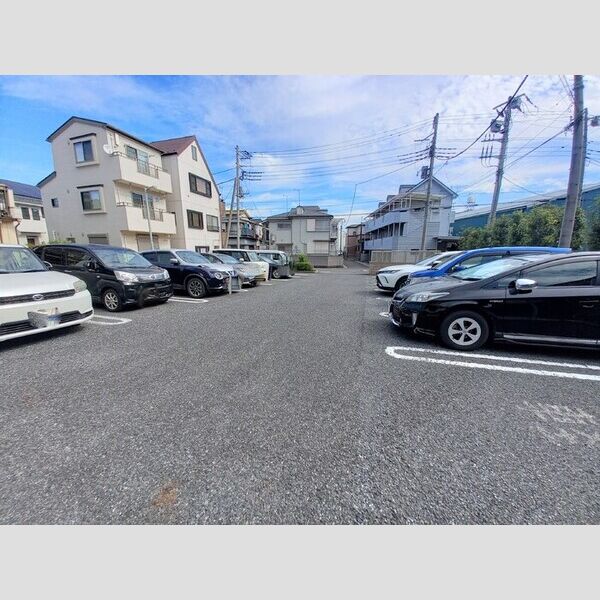 駐車場 (駐車場)