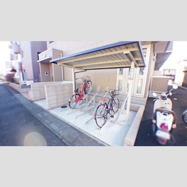 現地周辺 (駐輪場)