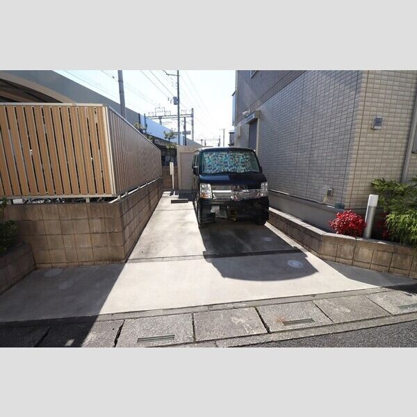 駐車場 (駐車場)