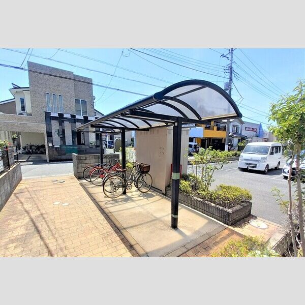 現地周辺 (駐輪場)