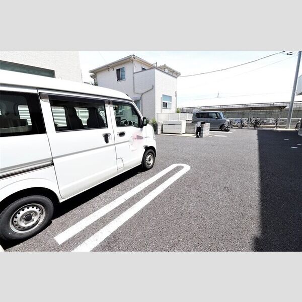 駐車場 (駐車場)