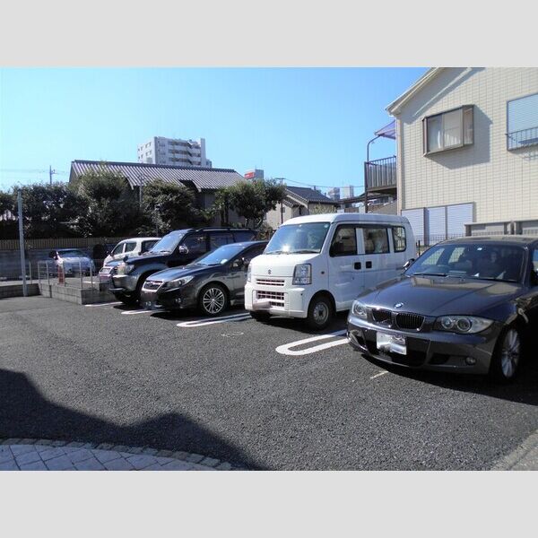 駐車場 (駐車場)