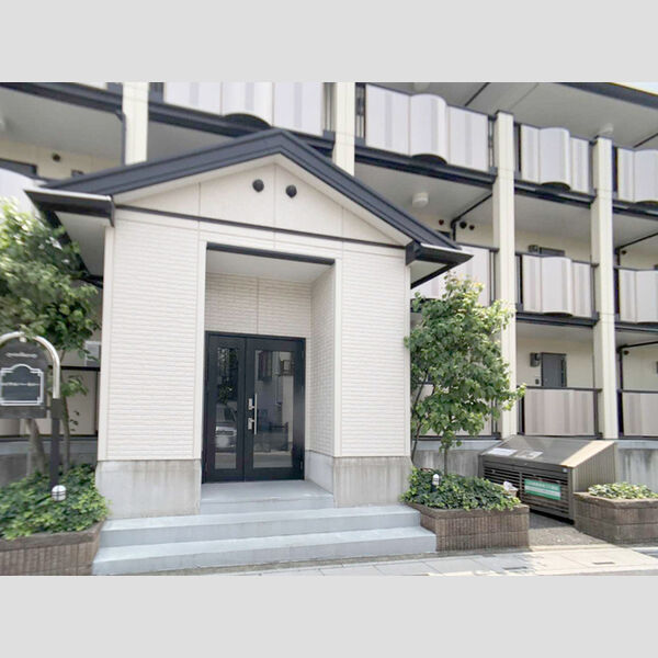 エントランス (入口)